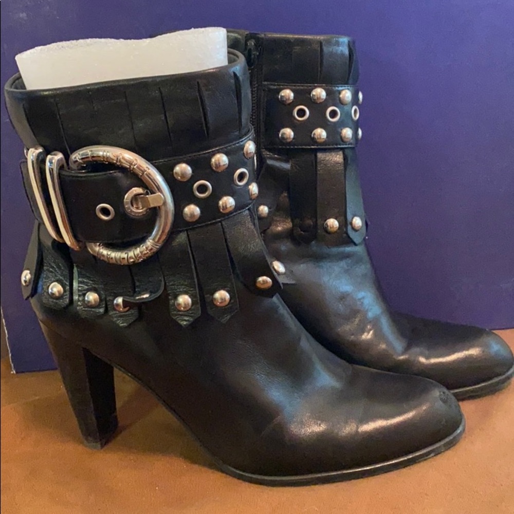 Stuart Weizmann Boots with fringe & metal details